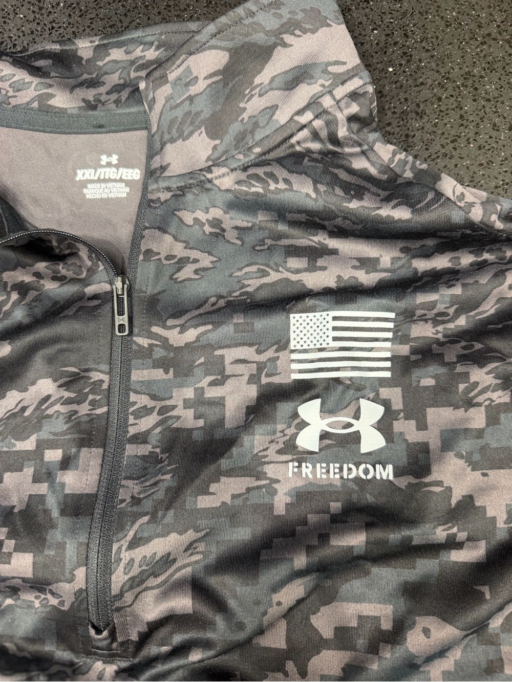 Under Armour Freedom Camo Quarter-Zip Lightweight Pullover - Black/Gray - Picture 2 of 3